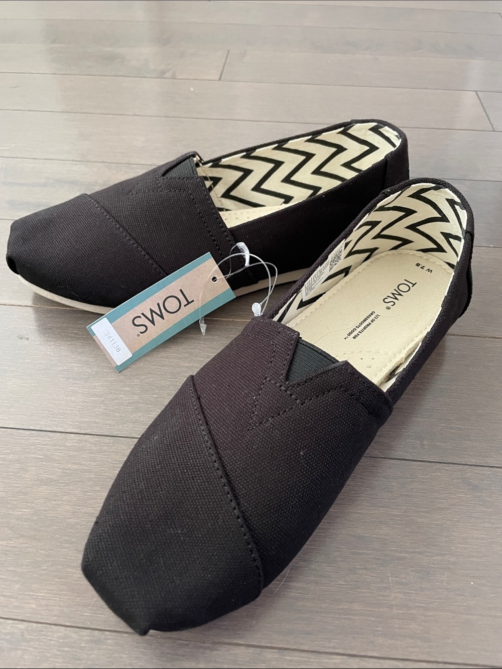 Toms Black Canvas Classic Slip-On Flats